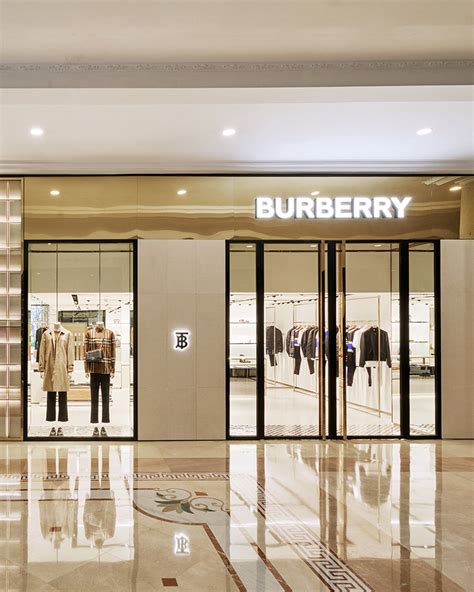 burberry giay mở cửa.